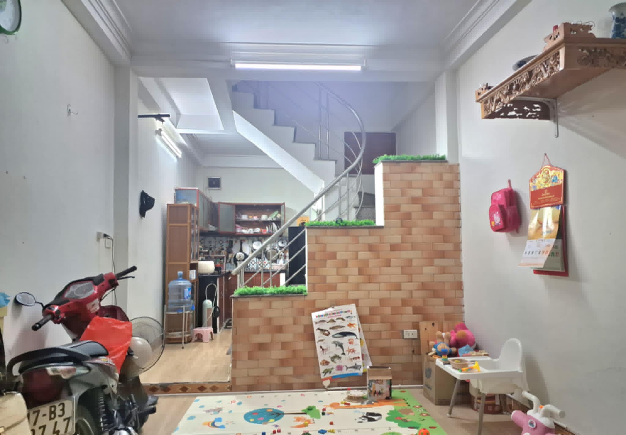 SIÊU HIẾM NHÀ TỨ LIÊN TT TÂY HỒ CÁCH Ô TÔ TRÁNH 6M 2,7 TỶ